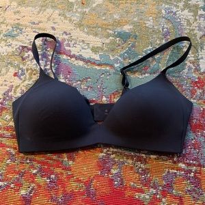 Black lululemon sports bra